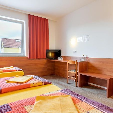 Oekotel Korneuburg Bisamberg ภายนอก รูปภาพ