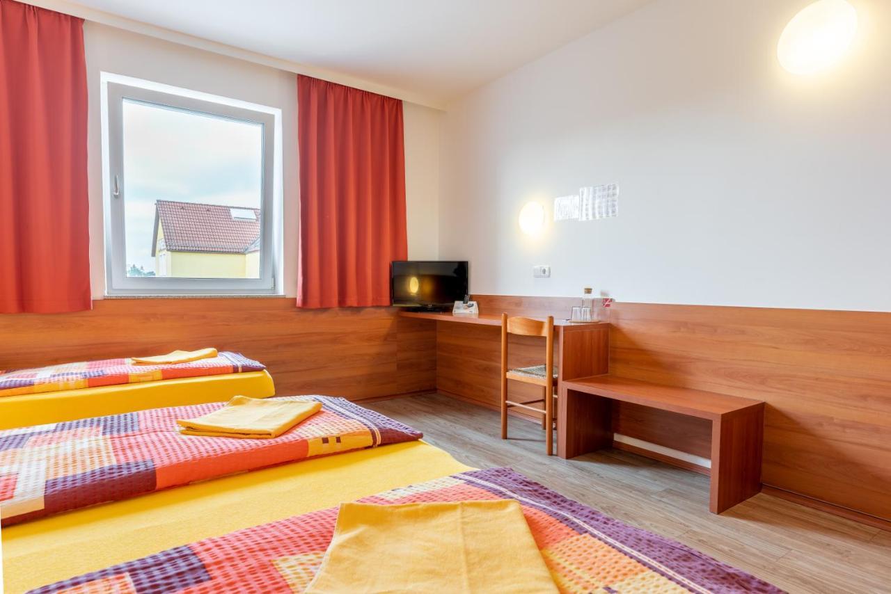 Oekotel Korneuburg Bisamberg ภายนอก รูปภาพ